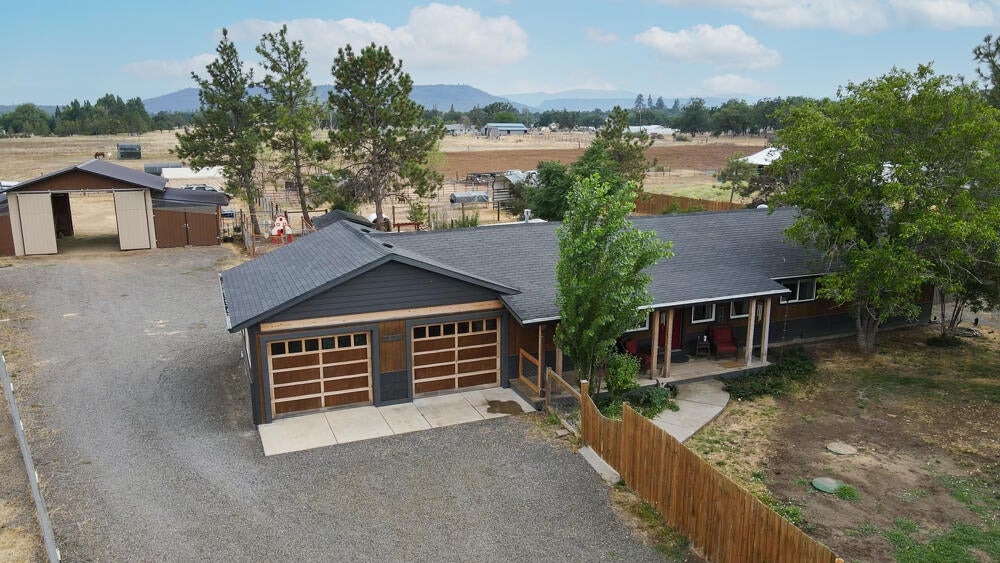 4579 Winnetka Road White City, OR 97503 - Photo 1 of 28 Winnetka 1