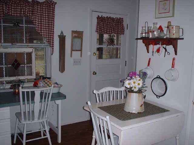 275 Broken Arrow Road Columbus, OH 43230 - Photo 3 of 9