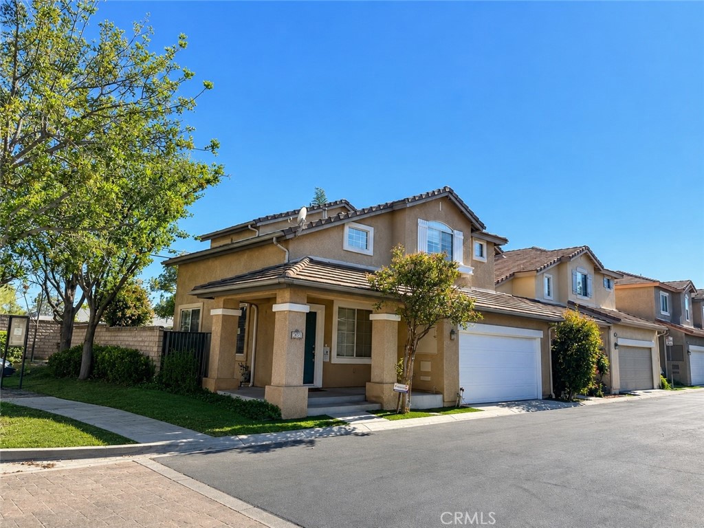 292 Edgemire Lane Simi Valley, CA 93065 - Photo 4 of 45