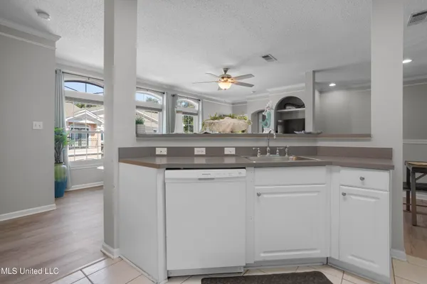 $244,900 | 2252 Beach Drive, Unit 2604, Gulfport, MS 39507