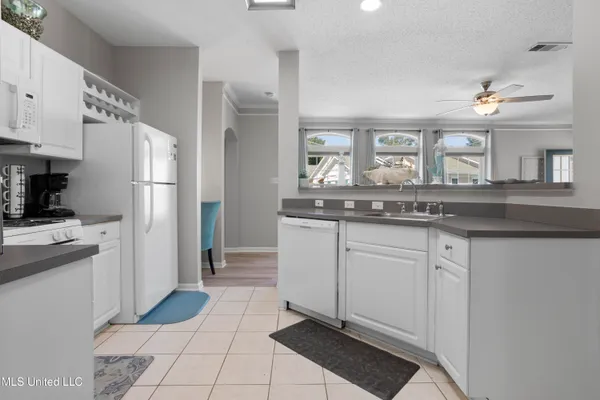 $244,900 | 2252 Beach Drive, Unit 2604, Gulfport, MS 39507