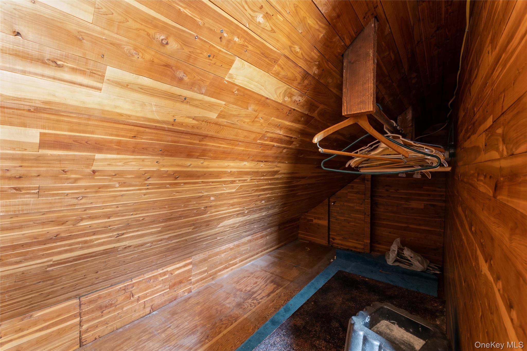 278 Dogwood Road Valley Stream, NY 11580 - Photo 16 of 25