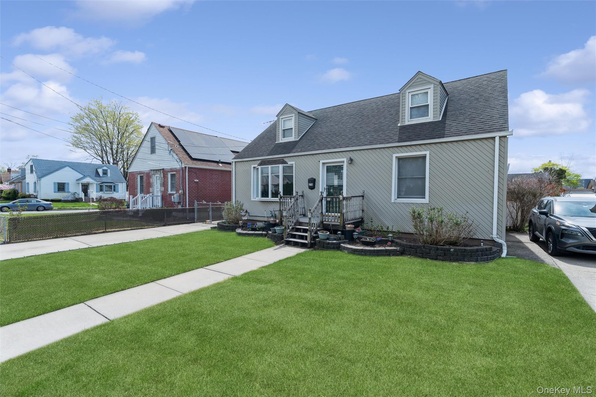 278 Dogwood Road Valley Stream, NY 11580 - Photo 2 of 25