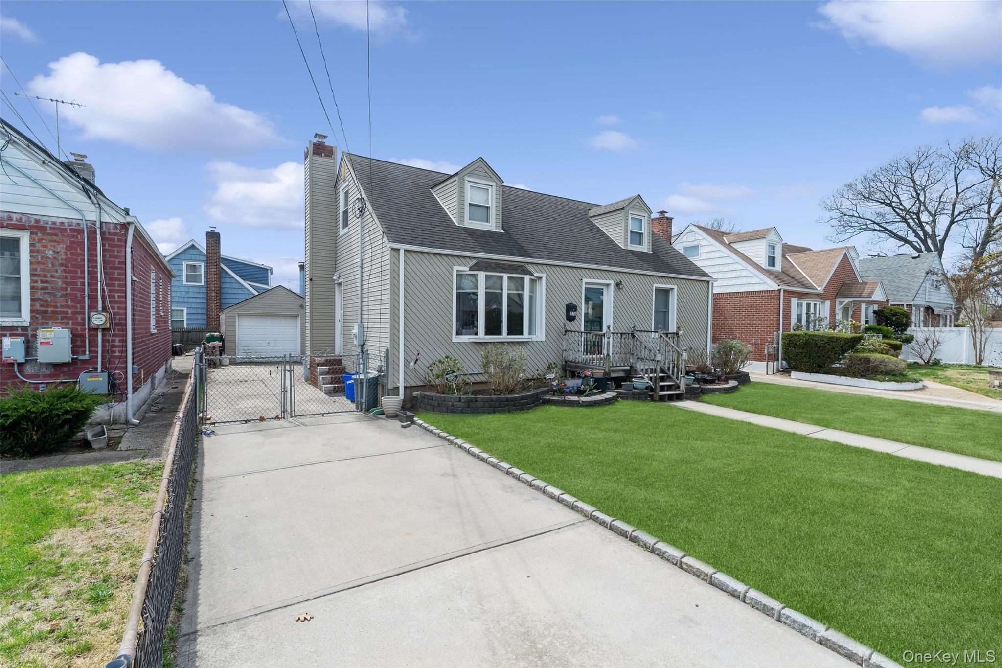 278 Dogwood Road Valley Stream, NY 11580 - Photo 3 of 25