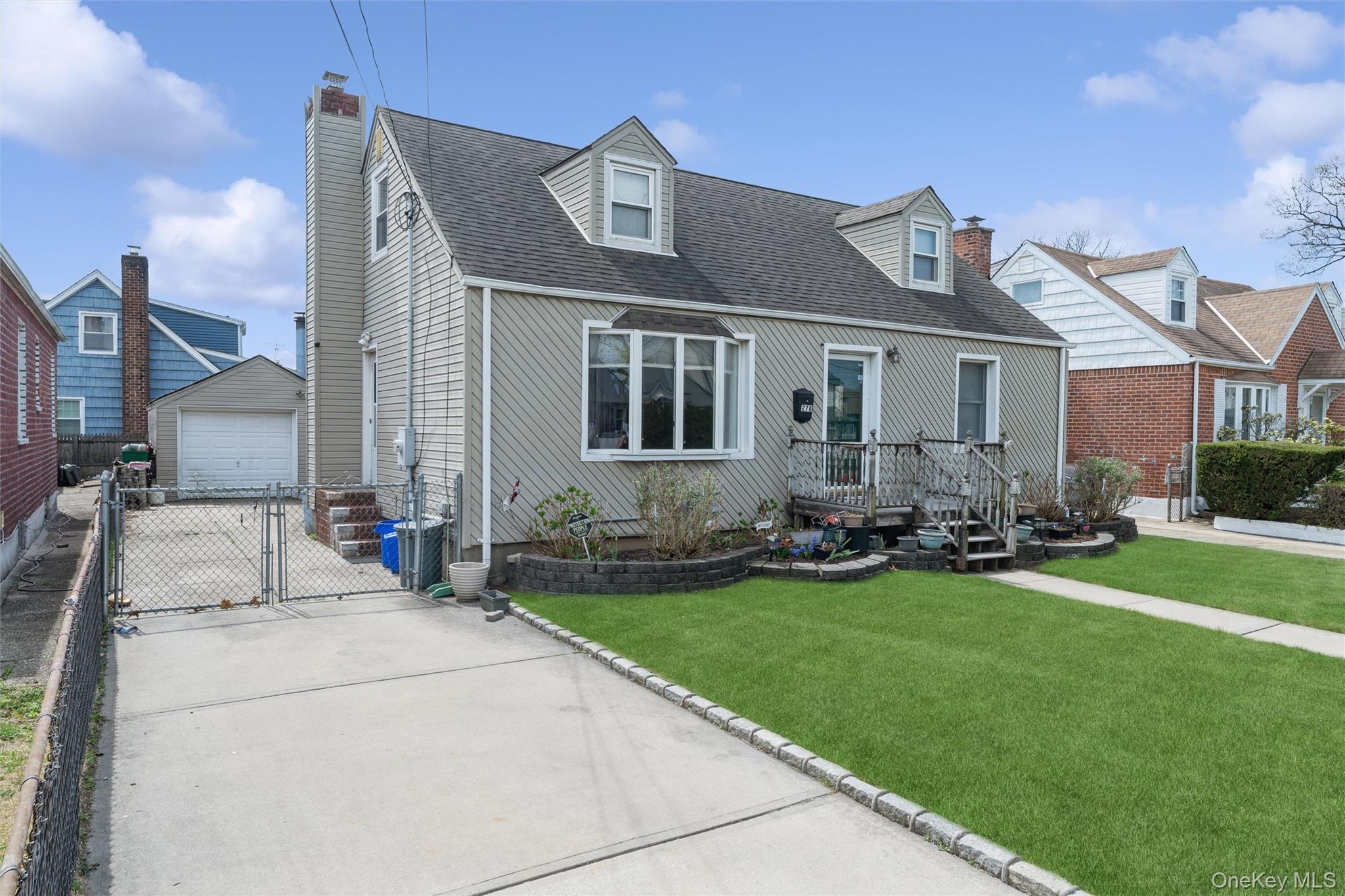 278 Dogwood Road Valley Stream, NY 11580 - Photo 4 of 25