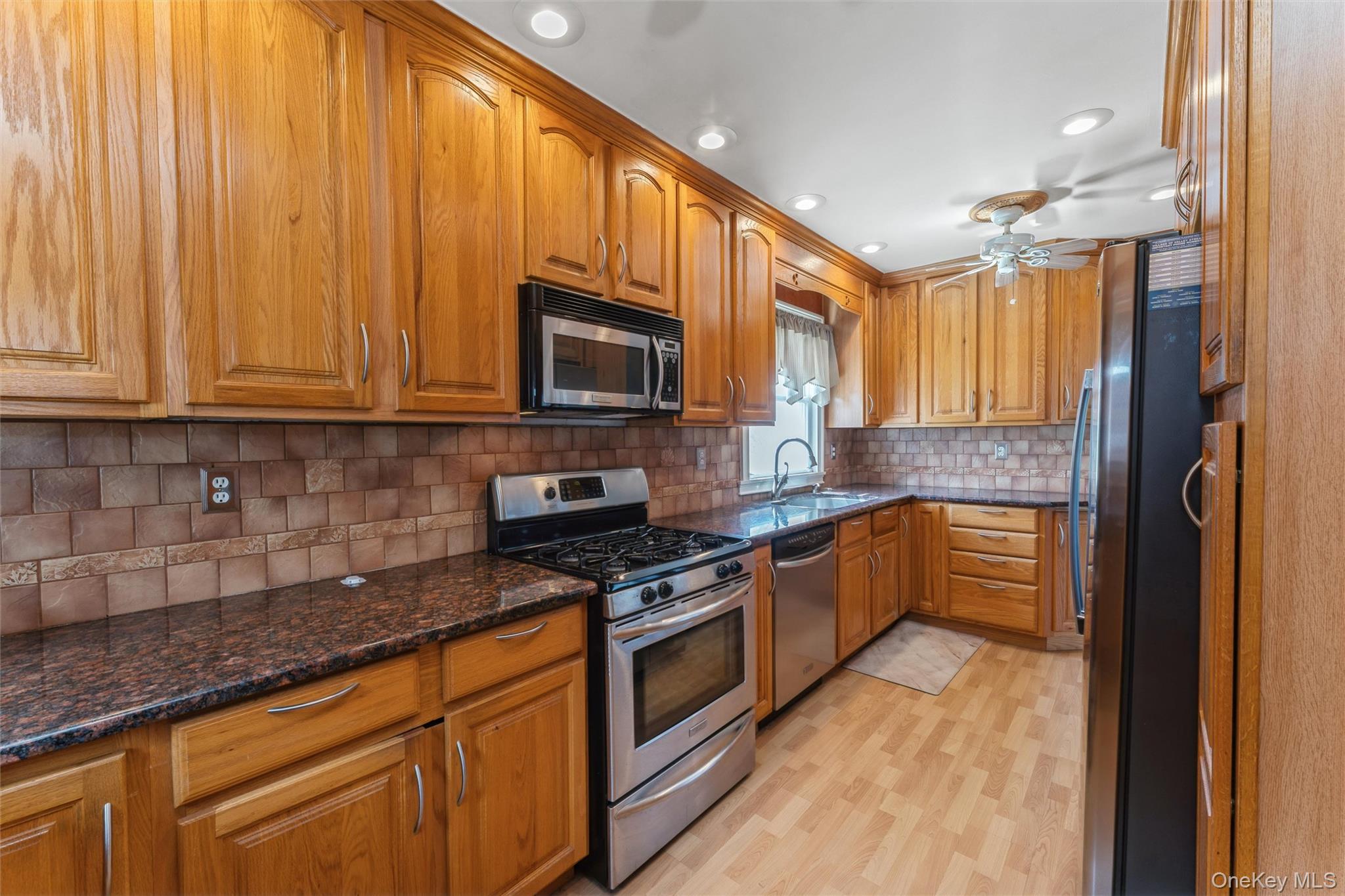 278 Dogwood Road Valley Stream, NY 11580 - Photo 8 of 25