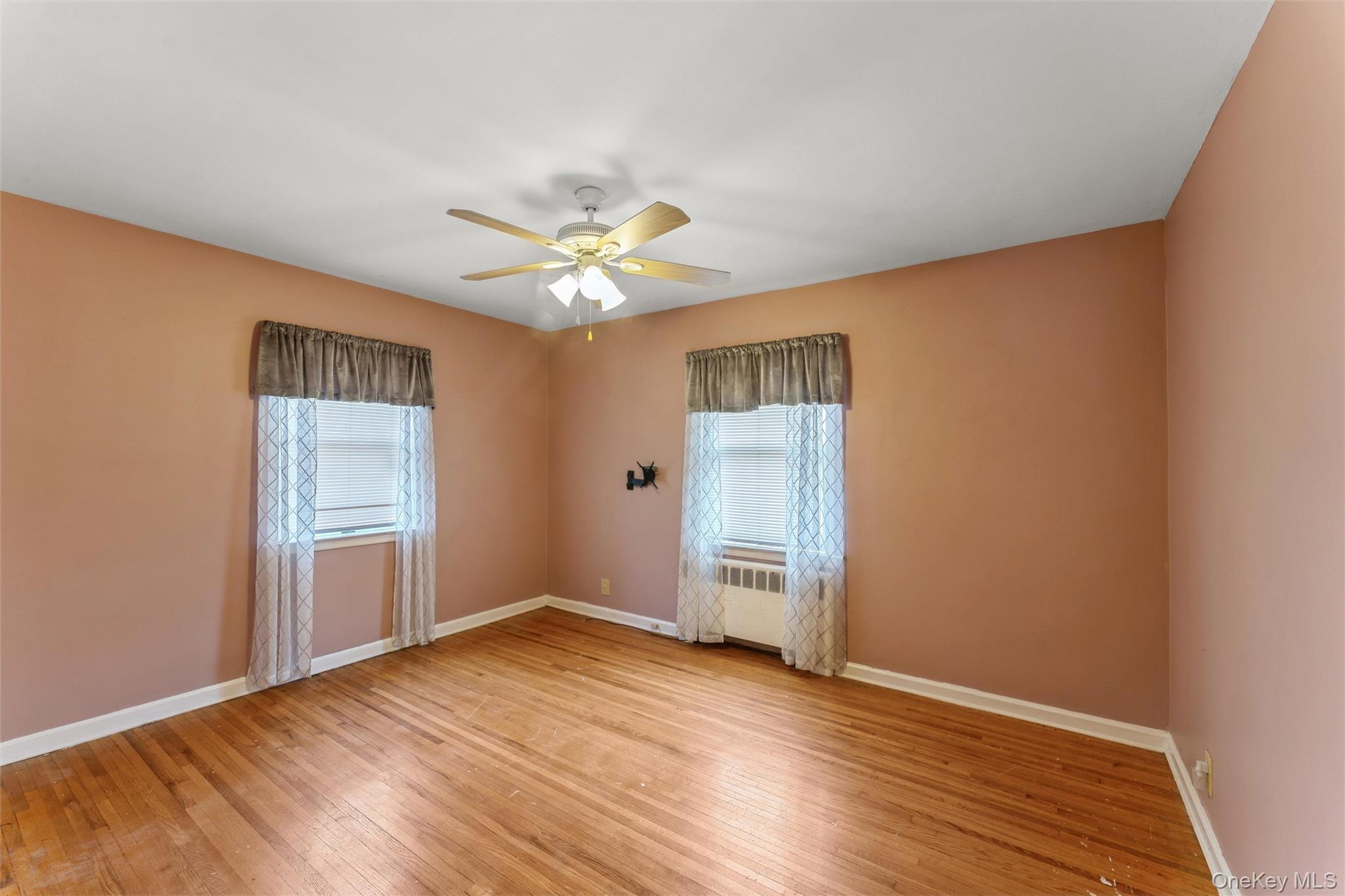 278 Dogwood Road Valley Stream, NY 11580 - Photo 9 of 25