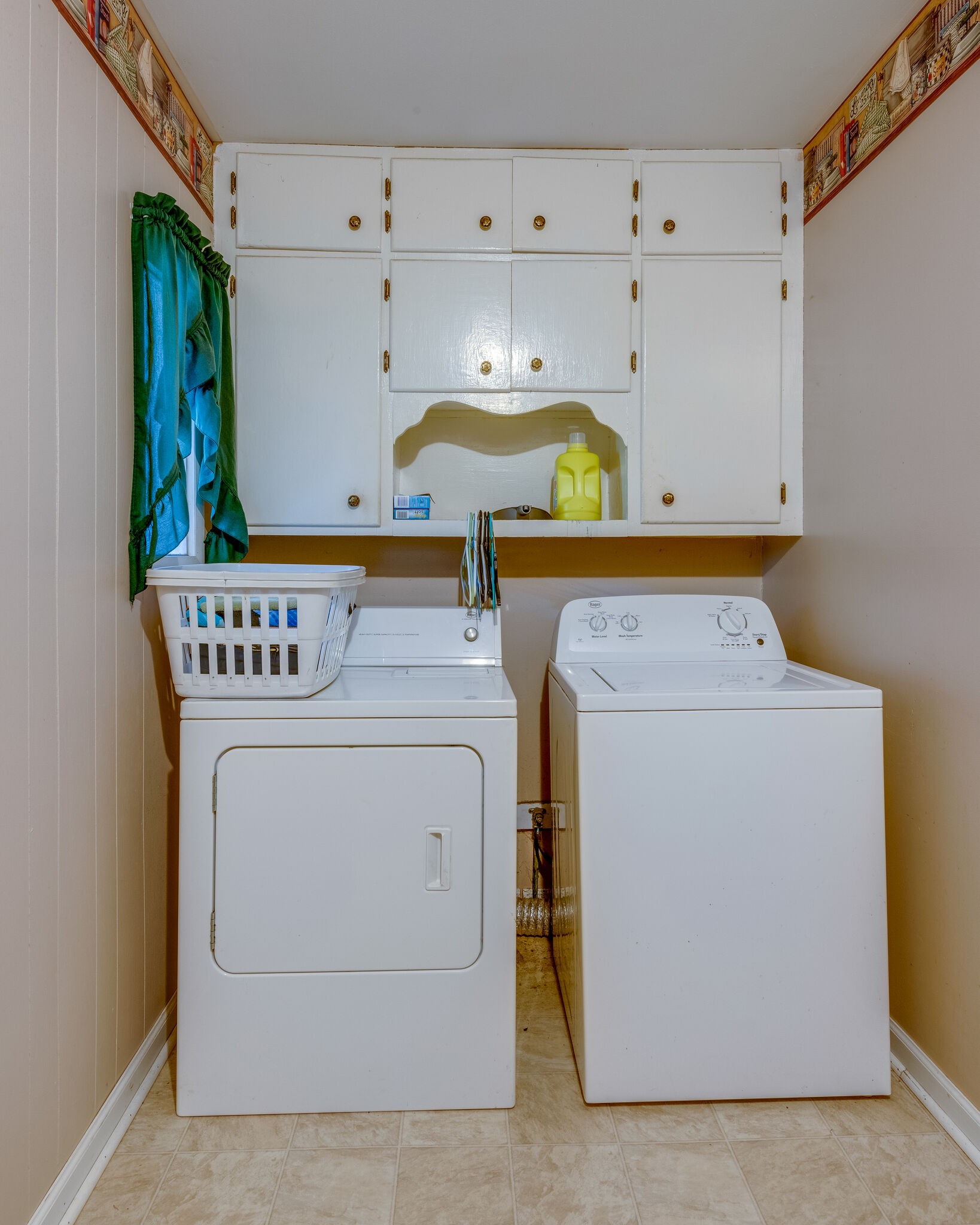 101 Duke Road Dickson, TN 37055 - Photo 23 of 30 a utility room with dryer and washer