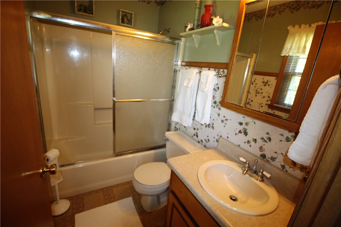 950 Old Webb Road, Unit 1008 OLD WEBB ROAD Anderson, SC 29626 - Photo 9 of 29 Master Bath