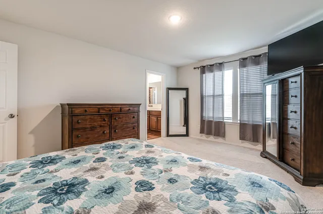 $1,675 | 519 Wild Olive Way, San Antonio, TX 78220