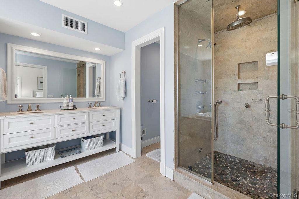 55 Harris Road Katonah, NY 10536 - Photo 33 of 50 Primary Bathroom