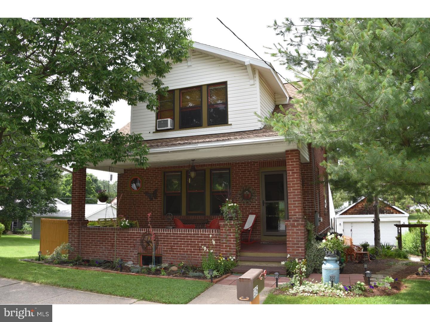 1315 Liberty Avenue Reading, PA 19607 - Photo 1 of 25