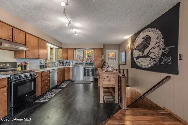 $779,000 | 20355 Highway 2, Sandpoint, ID 83864