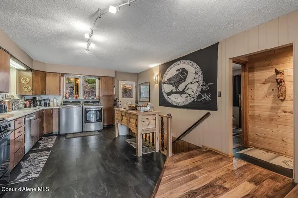 $779,000 | 20355 Highway 2, Sandpoint, ID 83864