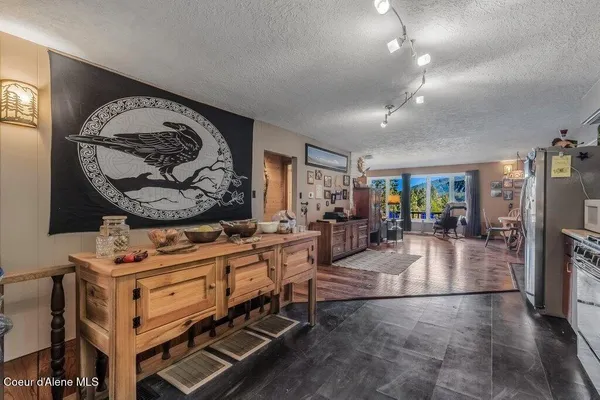 $779,000 | 20355 Highway 2, Sandpoint, ID 83864
