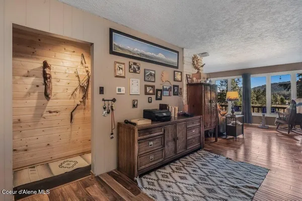 $779,000 | 20355 Highway 2, Sandpoint, ID 83864
