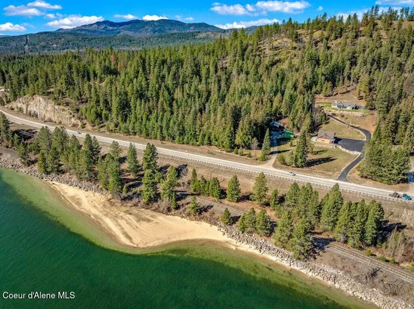 $779,000 | 20355 Highway 2, Sandpoint, ID 83864
