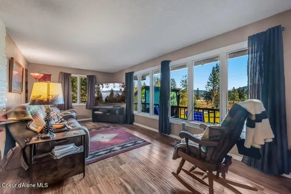 $779,000 | 20355 Highway 2, Sandpoint, ID 83864