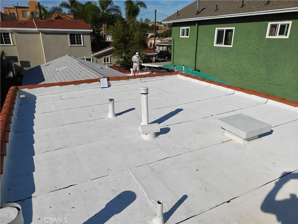 $695,000 | 2439 East 15th Street, Long Beach, CA 90804