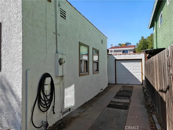 $695,000 | 2439 East 15th Street, Long Beach, CA 90804