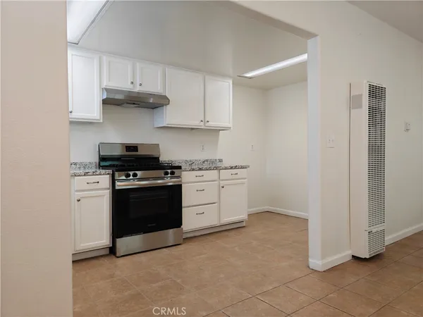 $695,000 | 2439 East 15th Street, Long Beach, CA 90804