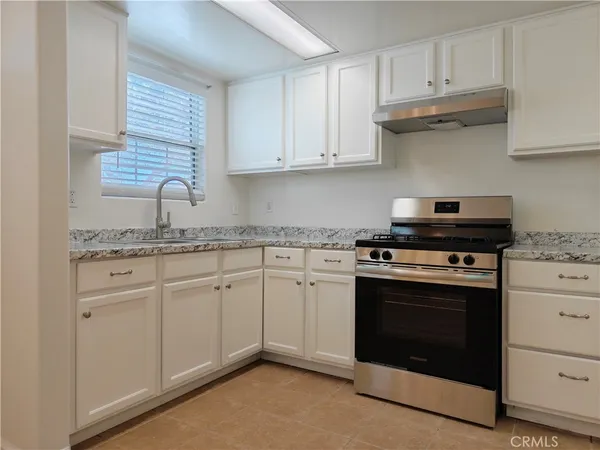 $695,000 | 2439 East 15th Street, Long Beach, CA 90804