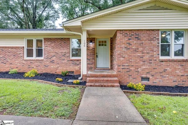 $300,000 | 106 Roebuck Drive, Simpsonville, SC 29681