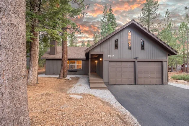 $749,000 | 14217 Gyrfalcon Street, Truckee, CA 96161