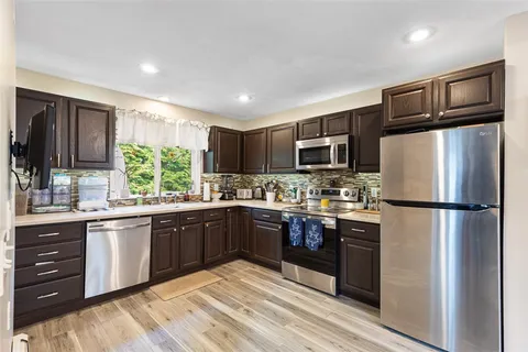 $399,000 | 109 Pinegrove Avenue, Warwick, RI 02889