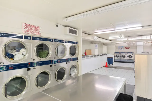 $2,300 | 655 West Irving Park Road, Unit 1114, Chicago, IL 60613