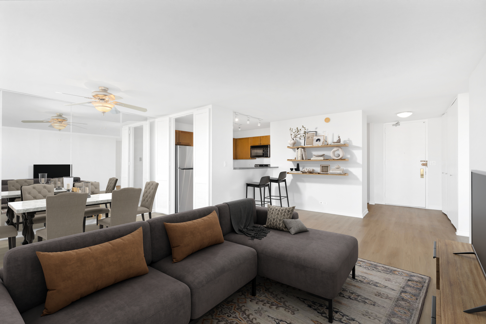 655 West Irving Park Road, Unit 1114 Chicago, IL 60613 - Photo 6 of 23