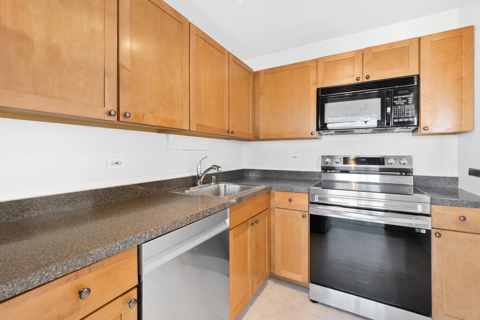 655 West Irving Park Road, Unit 1114 Chicago, IL 60613 - Photo 8 of 23