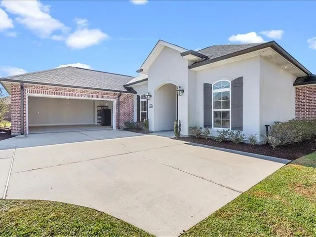 $449,000 | 109 Cove Glen Lane, Luling, LA 70070
