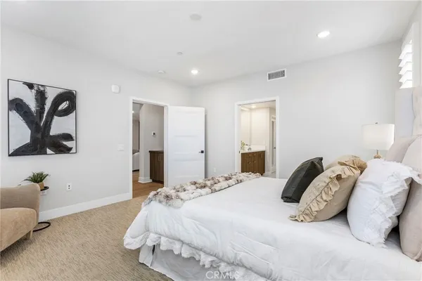 $1,350,000 | 16235 Dawn Way, Unit 201, Tustin, CA 92782