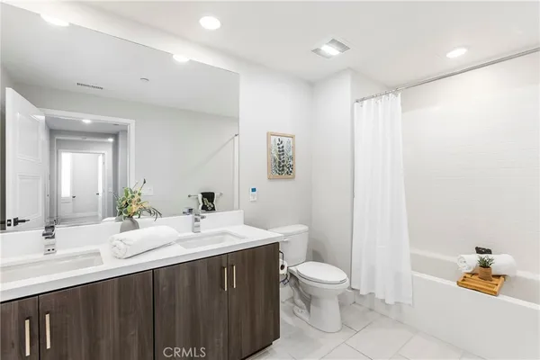 $1,350,000 | 16235 Dawn Way, Unit 201, Tustin, CA 92782