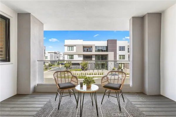 $1,350,000 | 16235 Dawn Way, Unit 201, Tustin, CA 92782