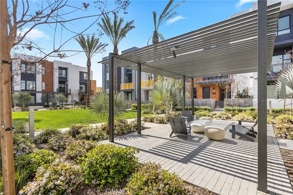 $1,350,000 | 16235 Dawn Way, Unit 201, Tustin, CA 92782