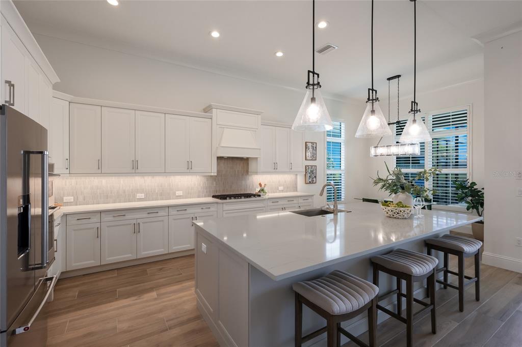8249 Pavia Way Lakewood Ranch, FL 34202 - Photo 12 of 83