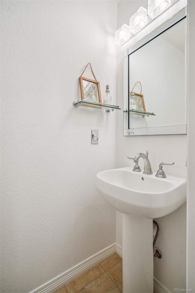 9507 Pendio Court Highlands Ranch, CO 80126 - Photo 26 of 50 Gallery Image 26