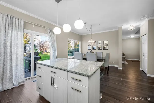 $339,900 | 2232 Vanderbilt Drive, Geneva, IL 60134