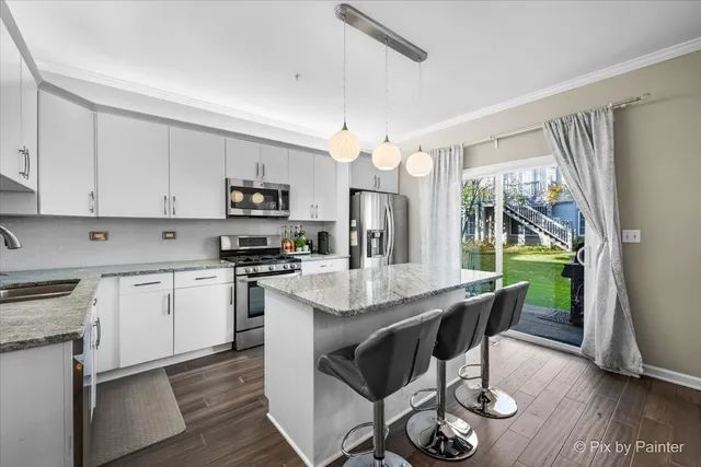 $339,900 | 2232 Vanderbilt Drive, Geneva, IL 60134