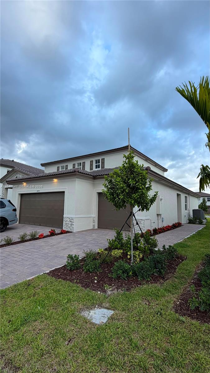 2475 Southeast 29th Street Homestead, FL 33035 - Photo 2 of 48