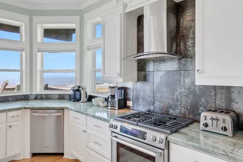 $1,350,000 | 2396 Sand Drift Lane, Crystal Beach, TX 77650