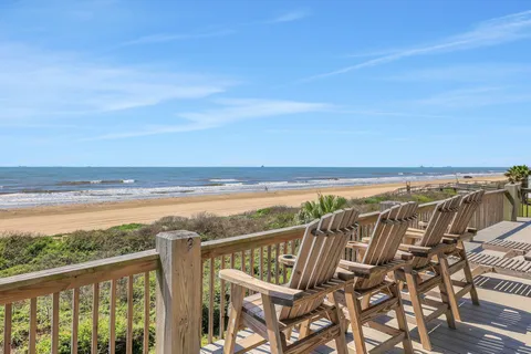 $1,350,000 | 2396 Sand Drift Lane, Crystal Beach, TX 77650