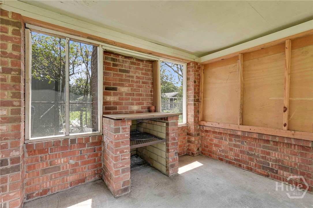 103 Hillgate Road Savannah, GA 31404 - Photo 39 of 47 Detached "man cave" or art studio