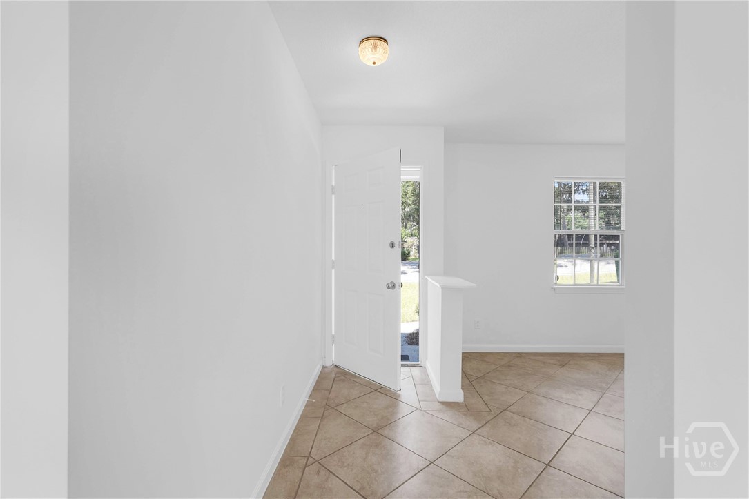103 Hillgate Road Savannah, GA 31404 - Photo 5 of 47 Tiled foyer