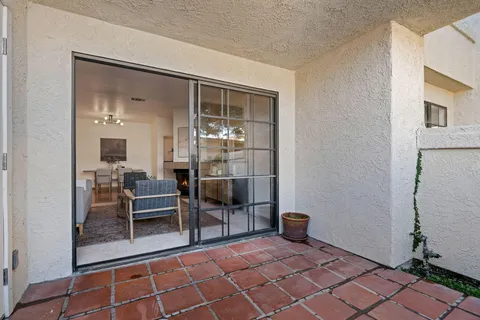 $899,000 | 1230 Franciscan Court, Unit 7, Carpinteria, CA 93013