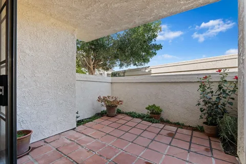 $899,000 | 1230 Franciscan Court, Unit 7, Carpinteria, CA 93013