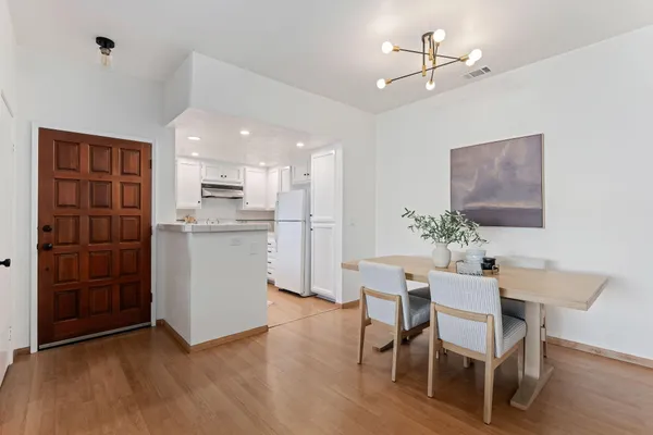 $899,000 | 1230 Franciscan Court, Unit 7, Carpinteria, CA 93013