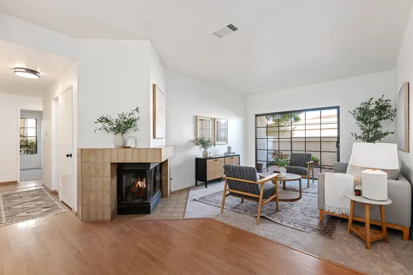 $899,000 | 1230 Franciscan Court, Unit 7, Carpinteria, CA 93013